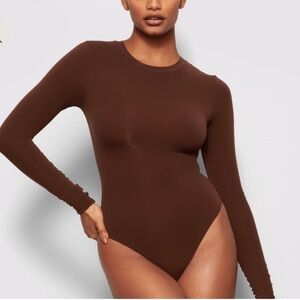 SKIMS Fits Everybody Long Sleeve Crew Neck Bodysuit